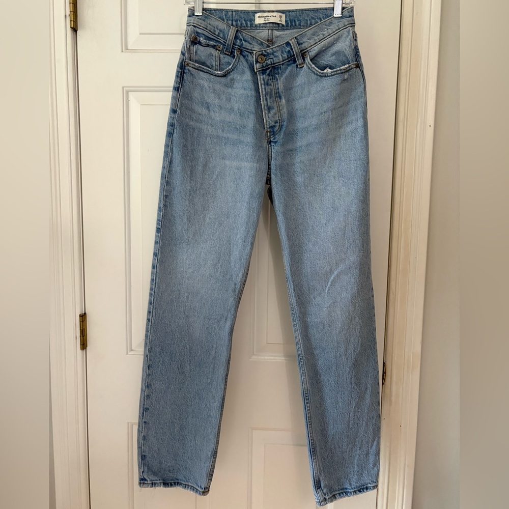 Abercrombie & Fitch high rise dad Jean